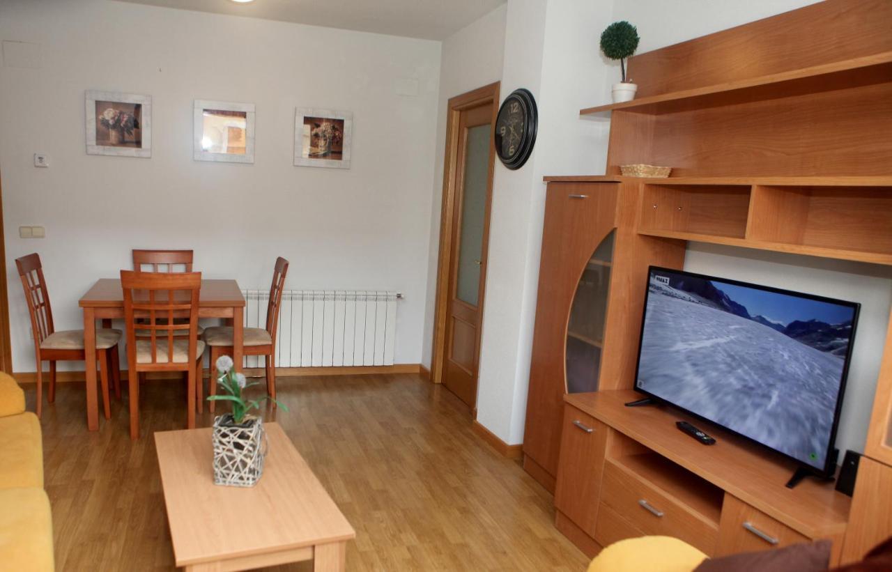 Apartamento Castilla Las Navas Del Marques Luaran gambar